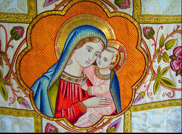 Mailberg: „Marienkasel“ mit aufgesticktem Bild der Gottesmutter.