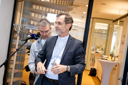 EB Grünwidl bei einer Livesendung Radio Maria / Erzdiözese Wien/ Schönlaub, Stephan Schönlaub EB Grünwidl bei einer Livesendung Radio Maria